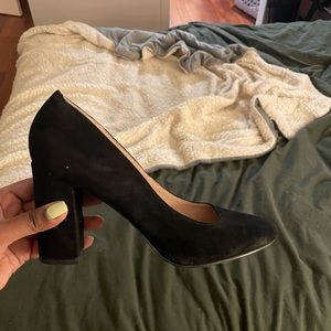 Steve Madden rounded toe pumps, size 8, suede, black